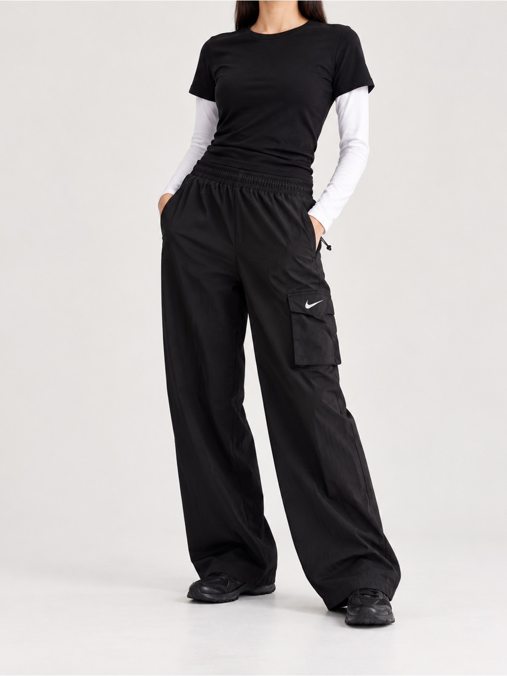 Nike Black Wide-Leg Cargo Pants with Elastic Waist - Picture 3 of 4
